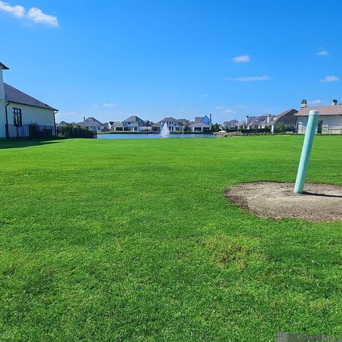 1865 Tiger Crossing Dr, Baton Rouge, LA 70810