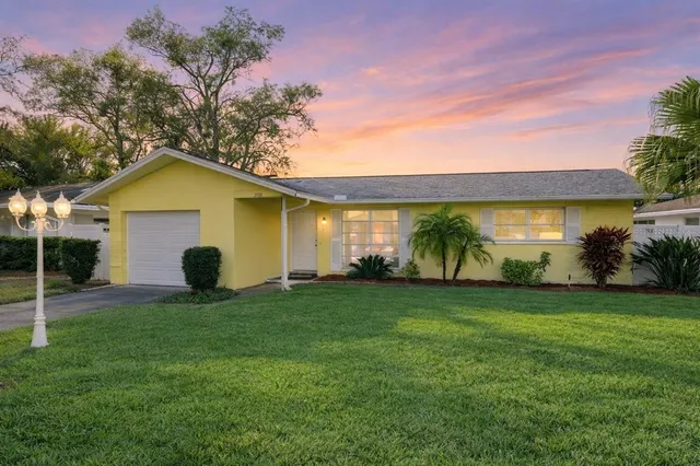 2589 Redwood Cir, Clearwater, FL 33763