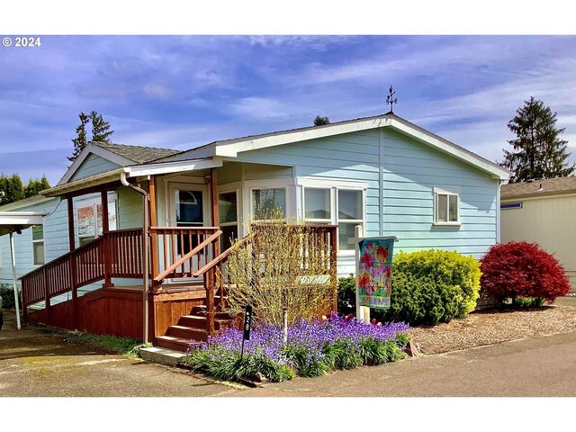 835 SE 1st Ave #28, Canby, OR 97013