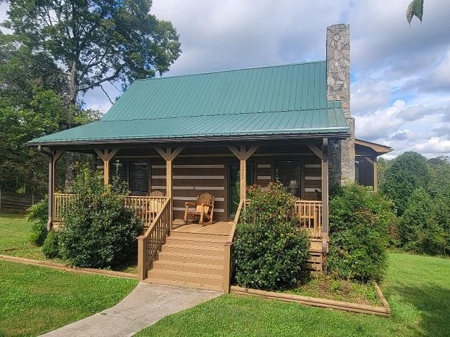 217 Four Clover Trl, Mount Airy, NC 27030