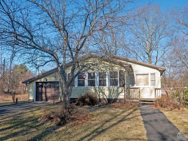 12 Baxter Rd, Elizaville, NY 12523