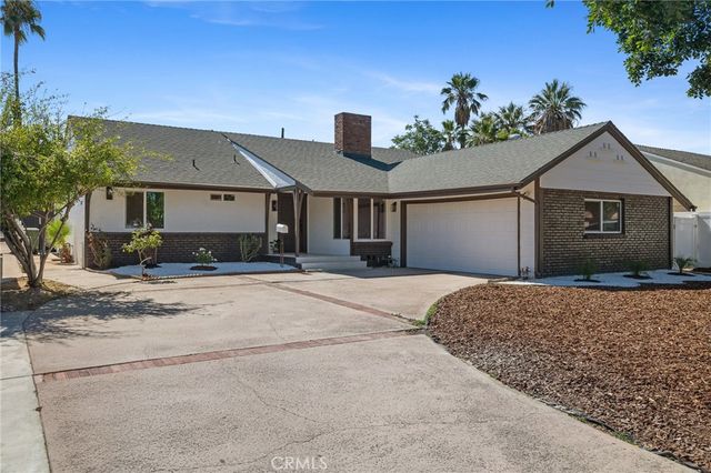 10217 Lemona Ave, Mission Hills, CA 91345