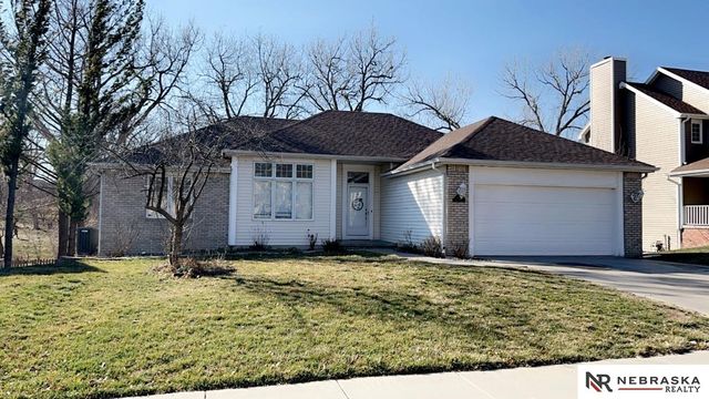 5019 Valley Forge Rd, Lincoln, NE 68521