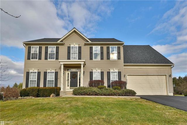 6961 Tuscany Dr, Macungie, PA 18062