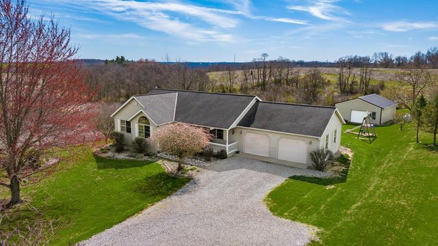 4035 Township Road 70 NW, Somerset, OH 43783