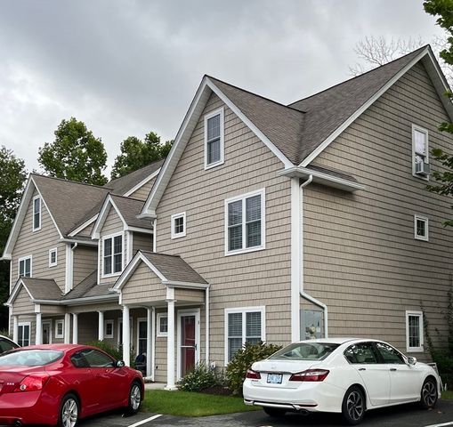 700 Lees River Ave #6, Somerset, MA 02725