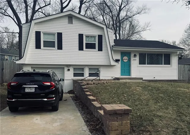 6507 N  Walrond Ave, Kansas City, MO 64119