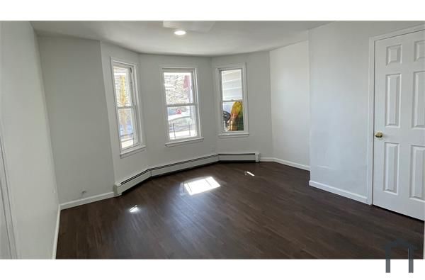 3 Young St #1, Staten Island, NY 10304