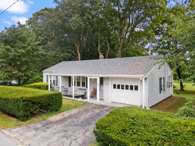 76 South Prospect Street, Putnam, CT 06260