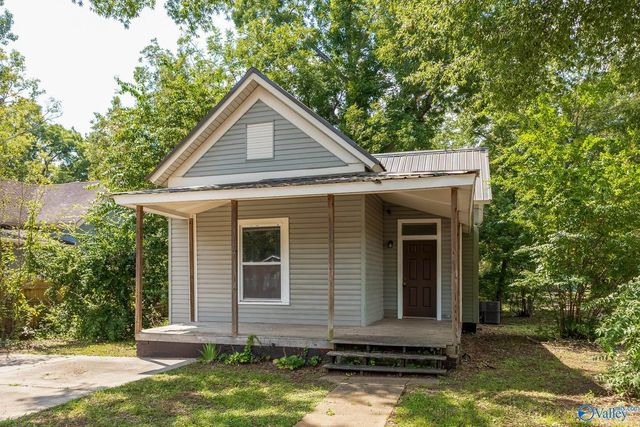 207 7th Ave SW, Decatur, AL 35601