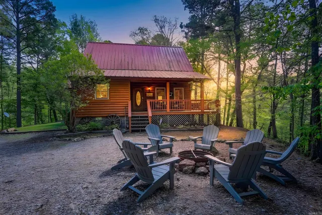 6 Woodland Springs Dr, Mount Ida, AR 71957
