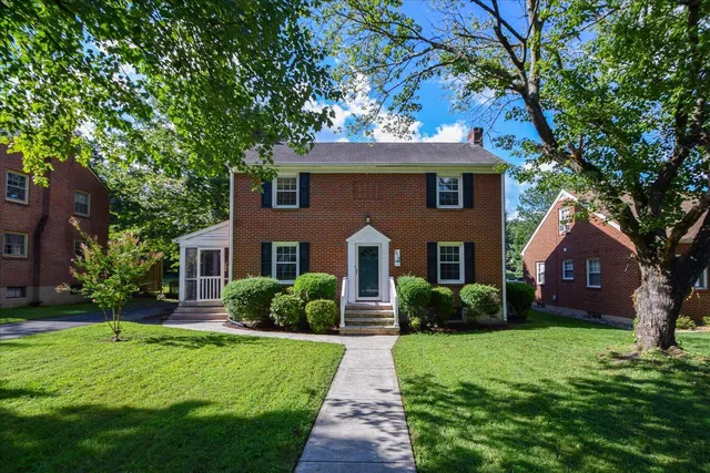 2414 Fairway Dr SW, Roanoke, VA 24015
