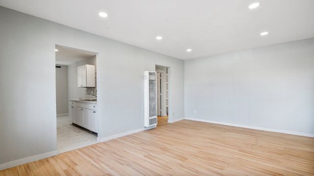243 San Jacinto Dr, San Diego, CA 92114