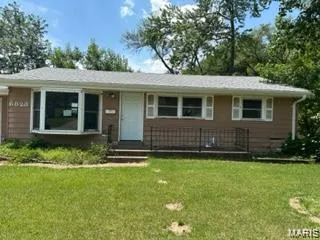 6823 Knoll Ave, Saint Louis, MO 63134