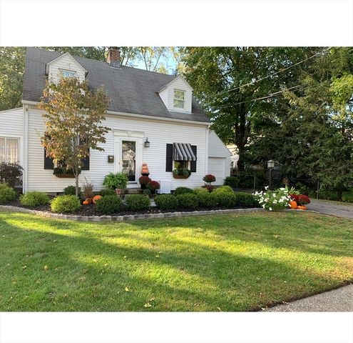22 Hawthorne St, Longmeadow, MA 01106