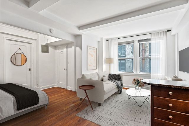 155 E  49th St #8C, New York, NY 10017