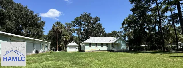 893 E  1st St, Midway, GA 31320