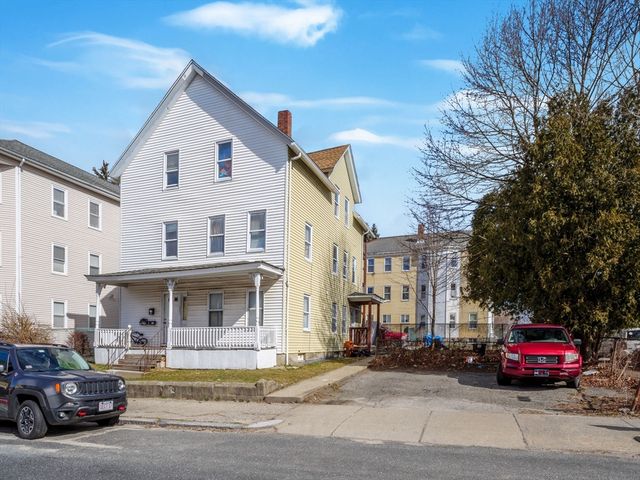 11 Ames St, Worcester, MA 01610