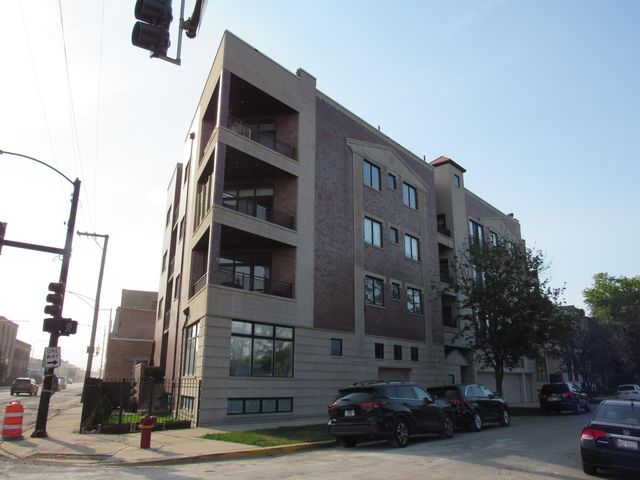 622 N  Rockwell St #201, Chicago, IL 60612