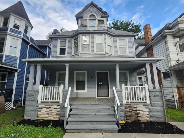 2288 E  95th St, Cleveland, OH 44106