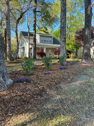 325 Osprey Point Dr, Sneads Ferry, NC 28460