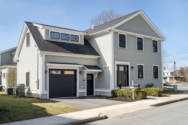 10 Maple St   #10, Bedford, MA 01730