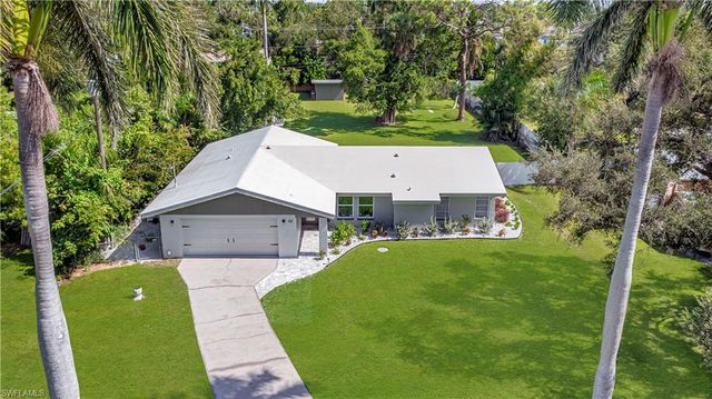 62 W  North Shore Ave, North Fort Myers, FL 33903