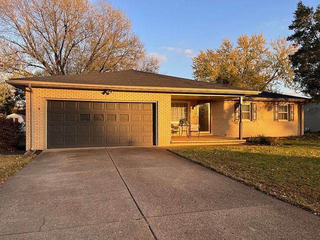 2421 Saratoga Dr, Evansville, IN 47715