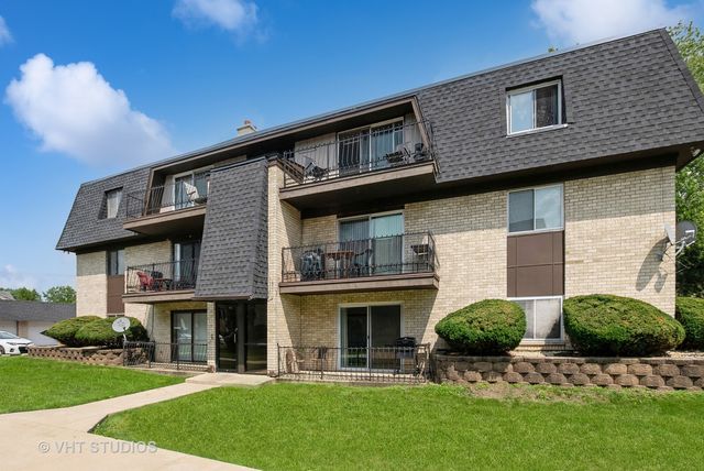 11105 S  84th Ave #1A, Palos Hills, IL 60465