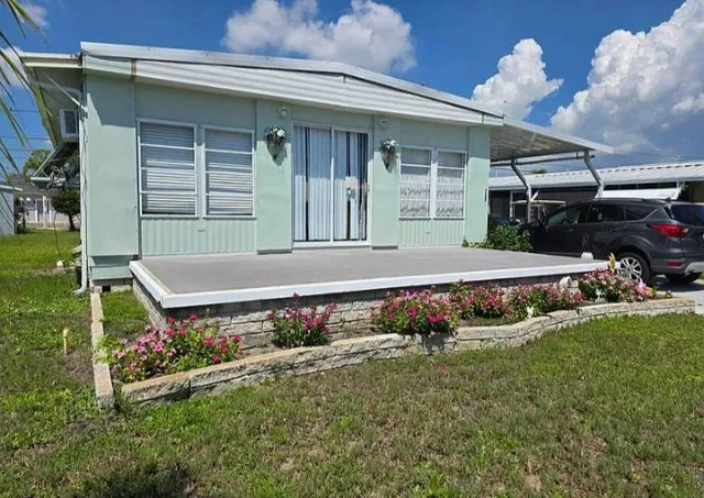 10416 1st St   N, St Petersburg, FL 33716