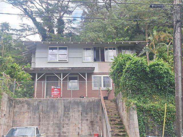 1625 Kalaepaa Dr, Honolulu, HI 96819