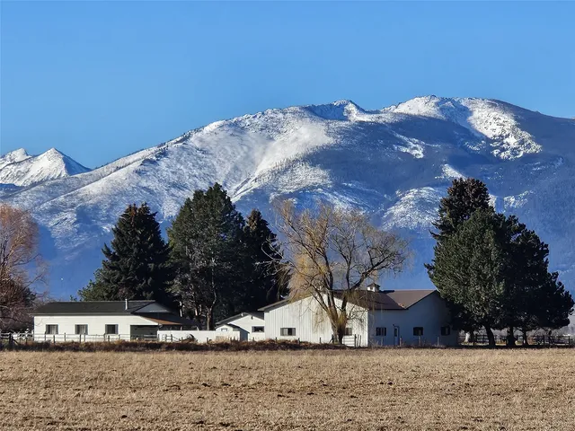 472 Magpie Ln, Corvallis, MT 59828