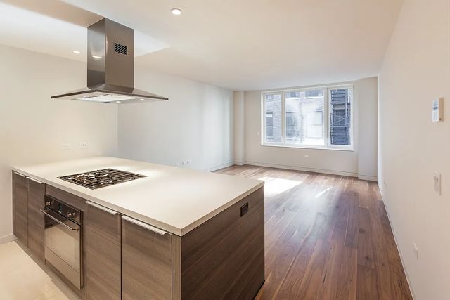 151 W  21st St #2A, New York, NY 10011