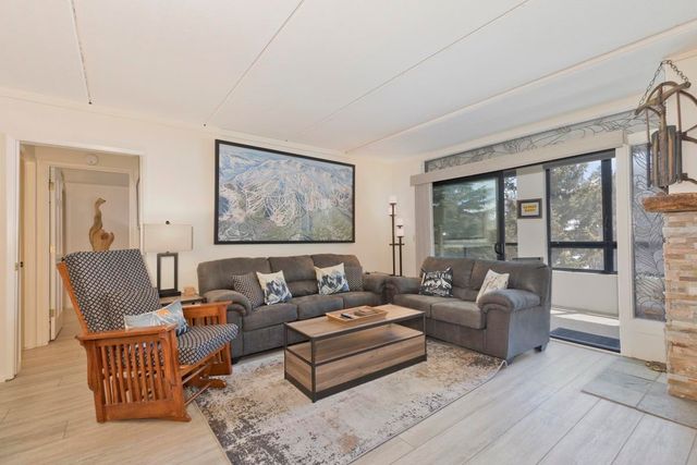 826 Lakeview Blvd #206, Mammoth Lakes, CA 93546