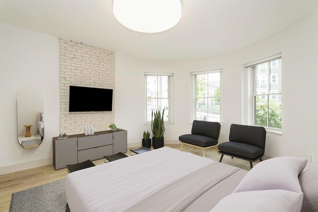 170 Saint Alphonsus St #1, Boston, MA 02120