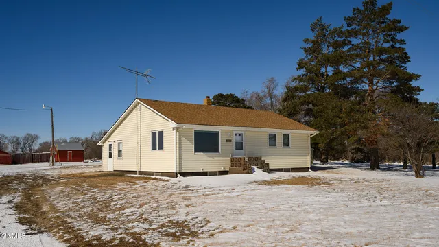 9645 2nd Ave SE, Pollock, SD 57648