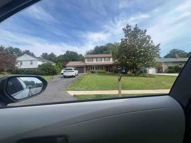 18517 Queen Elizabeth Dr, Olney, MD 20832