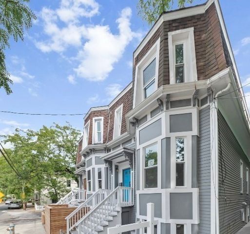 222 Columbia St #2, Cambridge, MA 02139