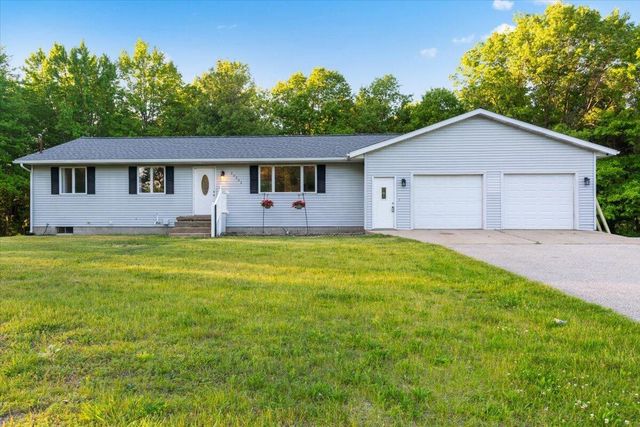 20200 Lake Montcalm Rd, Howard City, MI 49329