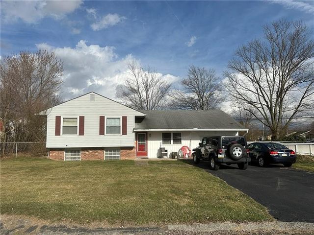 500 Mountain View Dr, Scottdale, PA 15683