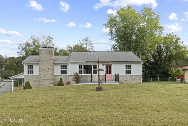 1109 W  Central Ave, La Follette, TN 37766