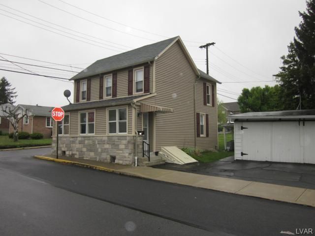 102 Chestnut St, Roseto, PA 18013