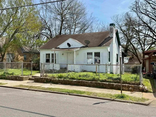 251 Garland Ave, Hot Springs, AR 71913