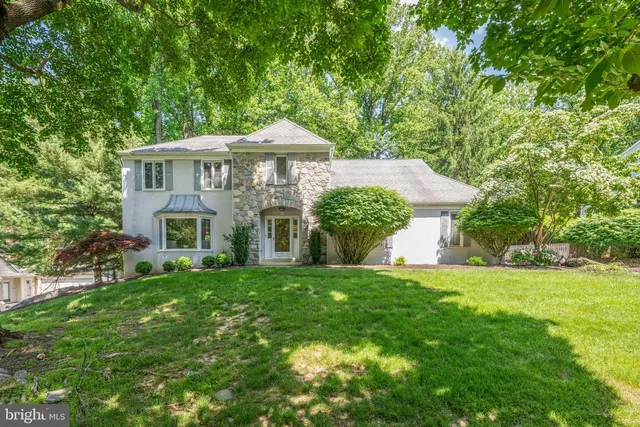 15 Calvert Cir, Paoli, PA 19301