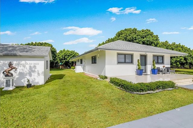25880 SW 222nd Ave, Homestead, FL 33031