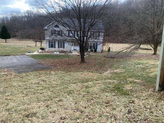 328 Chapel Hill Rd, Claysville, PA 15323