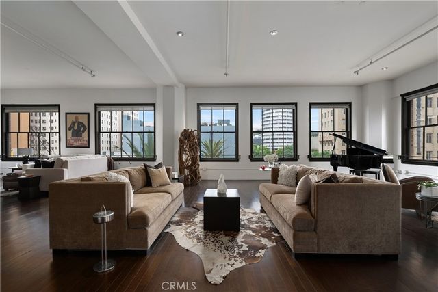 1645 Vine St #406, Los Angeles, CA 90028