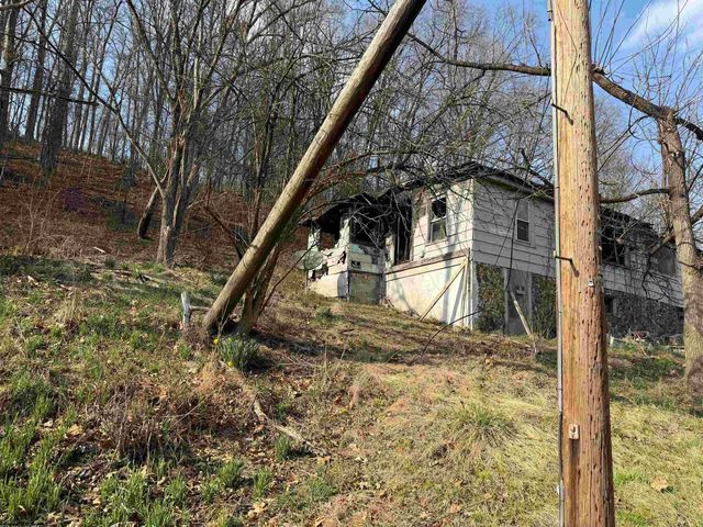 10 Thorne Ave, Elkins, WV 26241