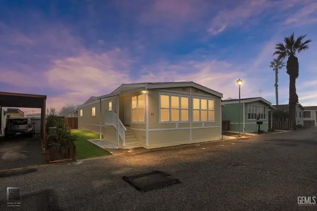 53 Cedarwood Ln, Bakersfield, CA 93308