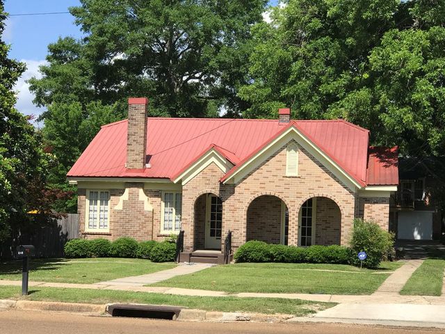 215 N  Jackson St, Brookhaven, MS 39601